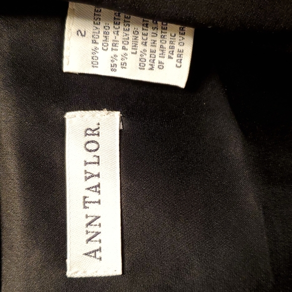 Ann Taylor cropped blazer. - Picture 2 of 6